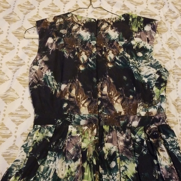 Dress - Picture 4 of 5